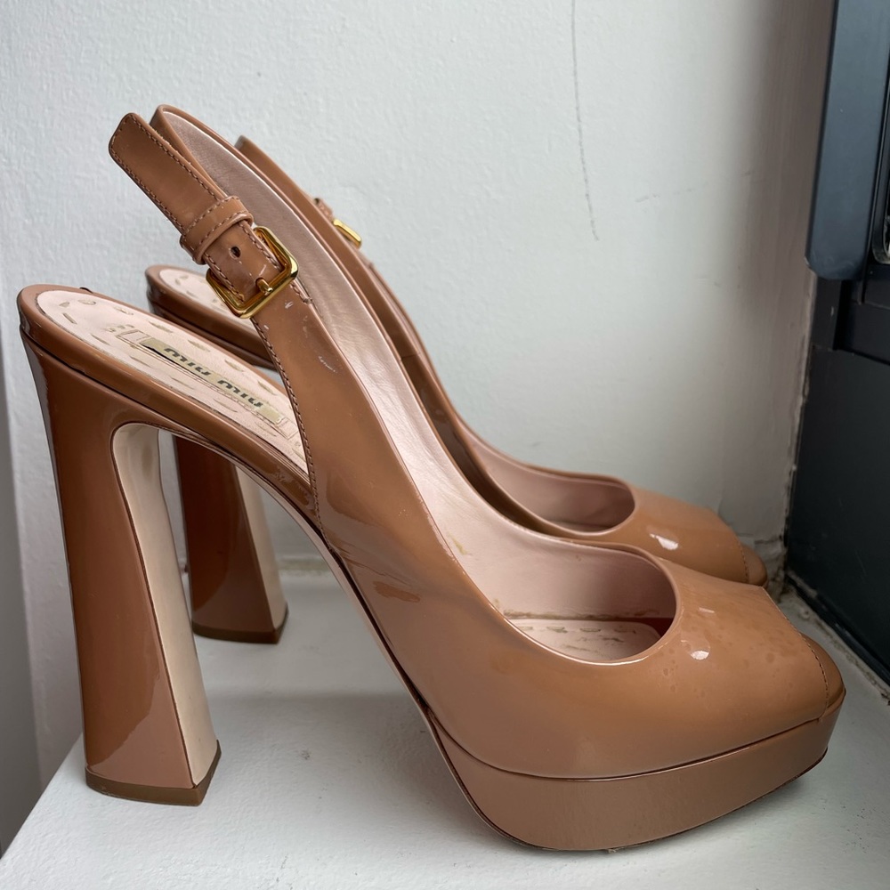 Miu Miu Pantent Leather Pumps